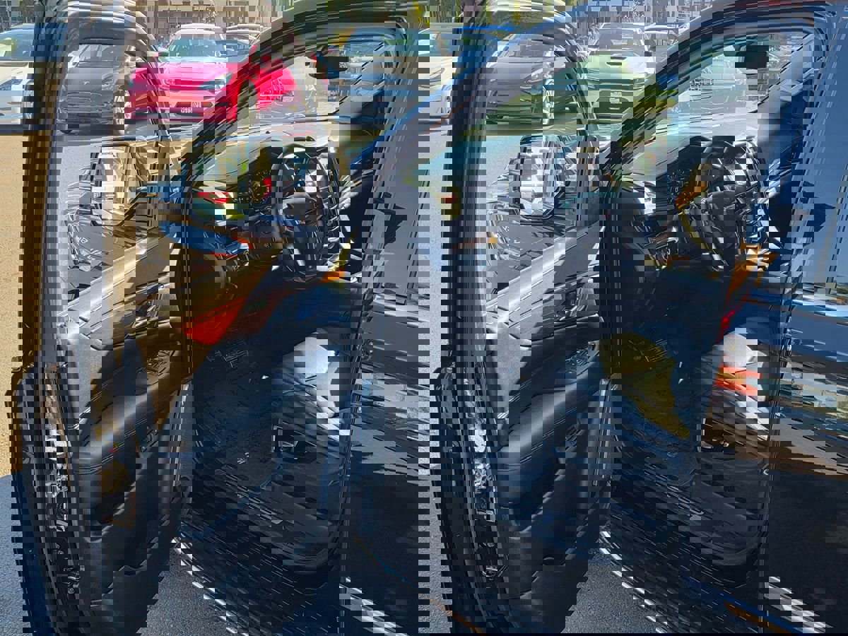 Used 2017 Cadillac Escalade Luxury image 44