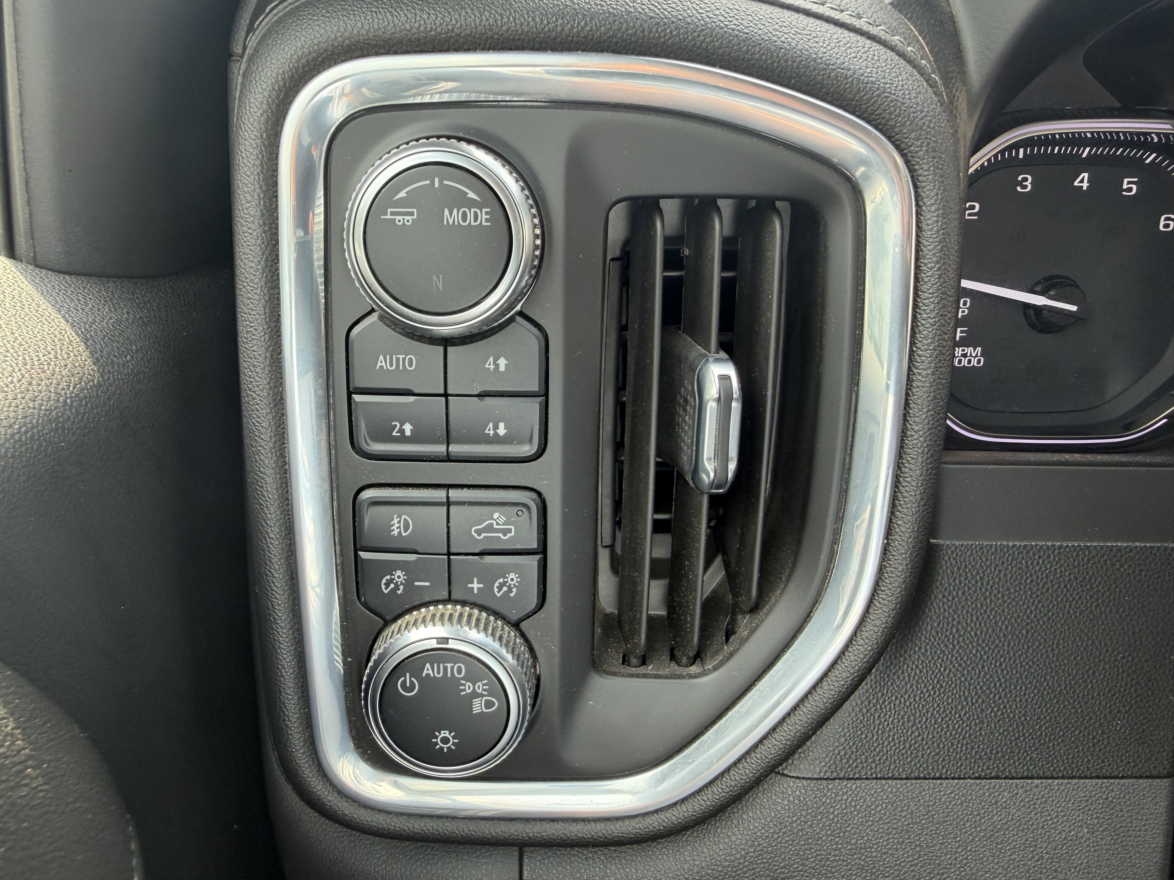 Used 2021 GMC Sierra 1500 Elevation w/ X31 Off-Road Package AWD/4WD image 13