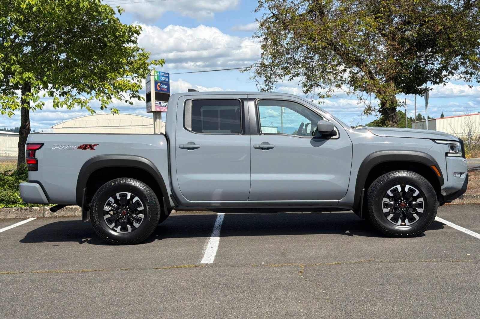 Used 2024 Nissan Frontier PRO-4X w/ Technology Package AWD/4WD image 3