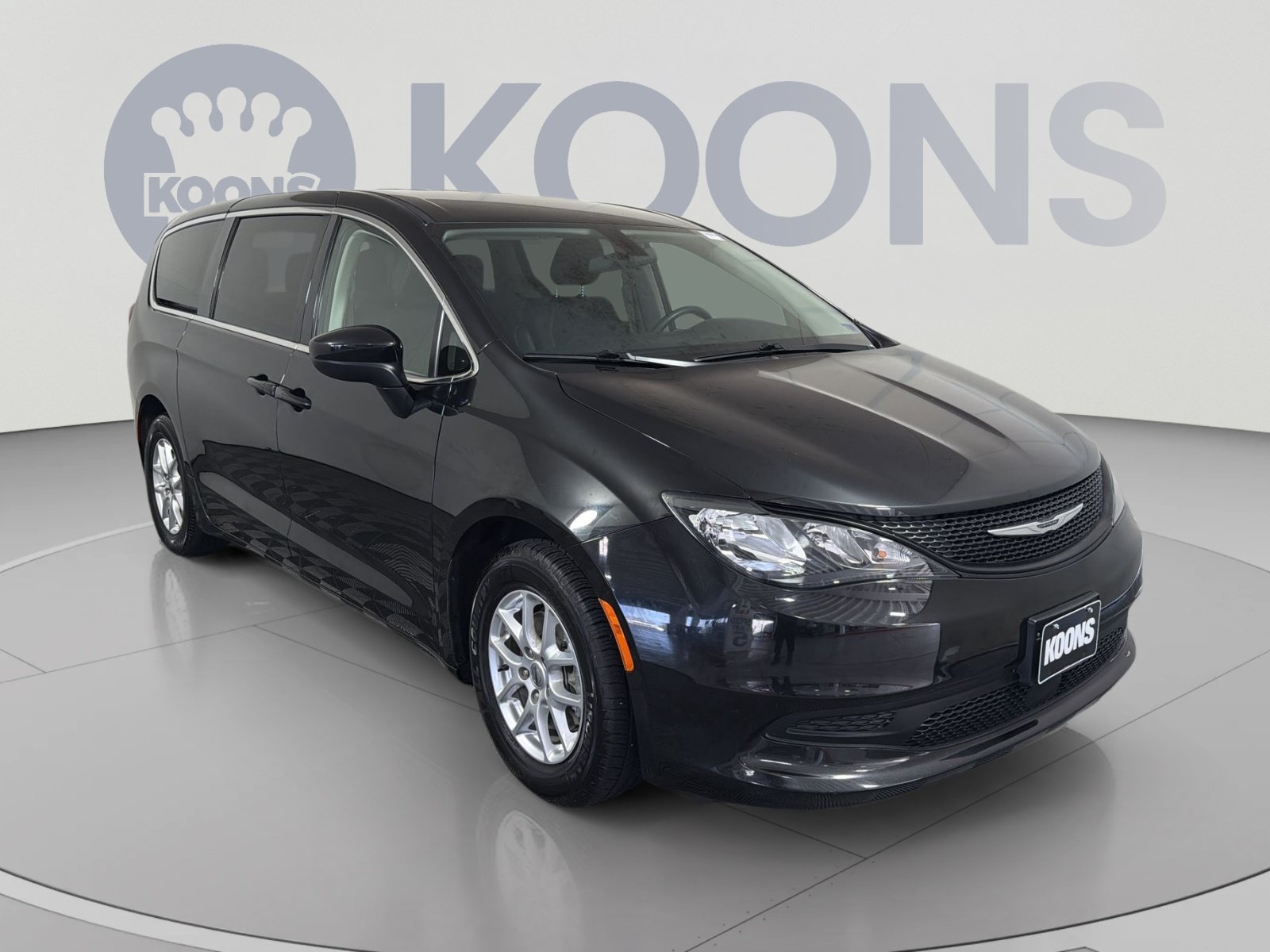 Used 2022 Chrysler Voyager LX FWD image 10