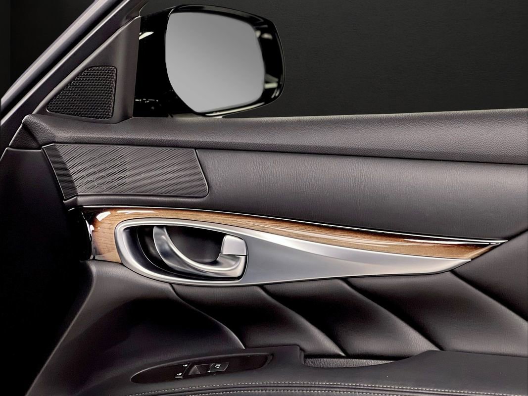 Used 2017 INFINITI Q70 L 3.7 w/ Deluxe Touring Package image 39