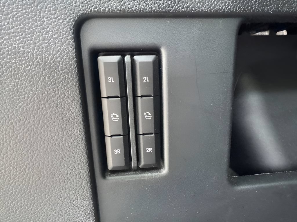 Used 2020 Lincoln Navigator L Reserve w/ Luxury Package RWD image 14