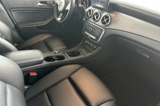 Used 2017 Mercedes-Benz CLA 250 4MATIC image 18
