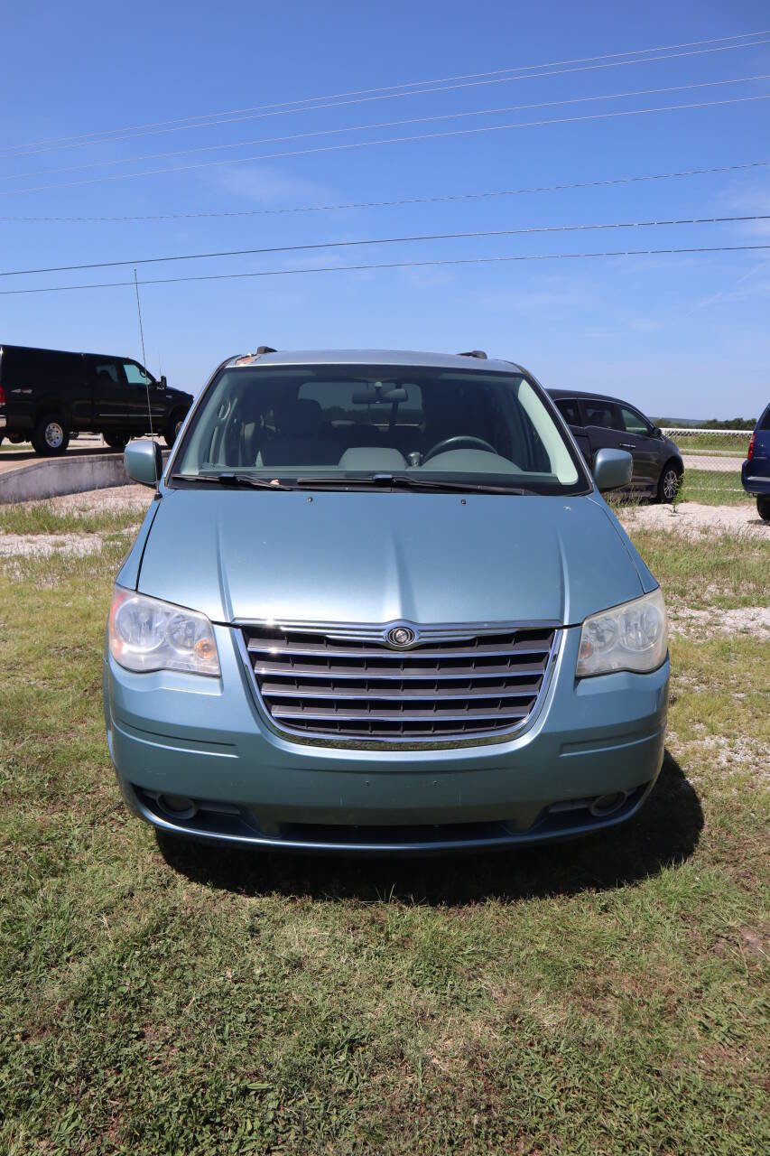 Used 2008 Chrysler Town & Country Touring image 9