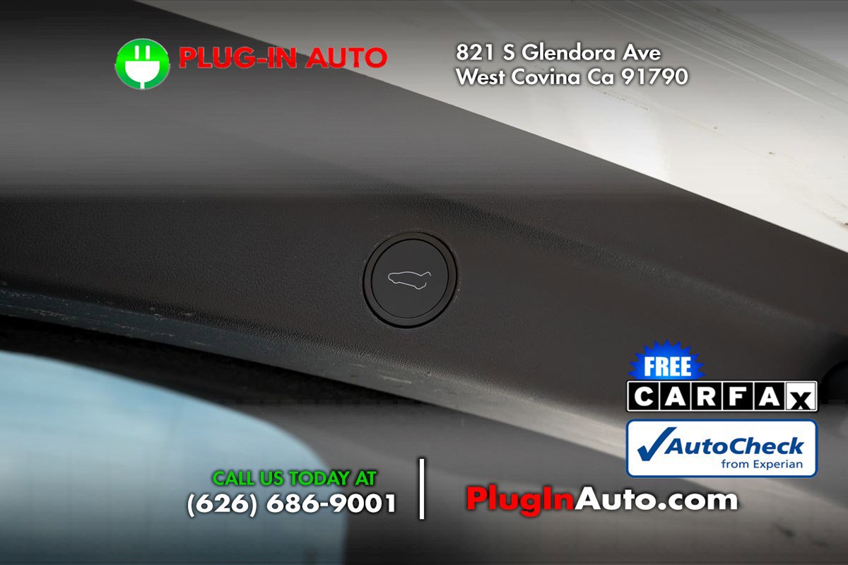 Used 2023 Tesla Model Y Performance image 13