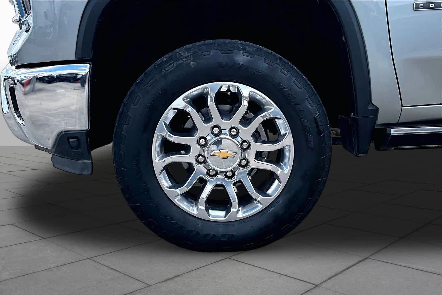 Used 2024 Chevrolet Silverado 2500 LTZ w/ LTZ Texas Edition AWD/4WD image 11