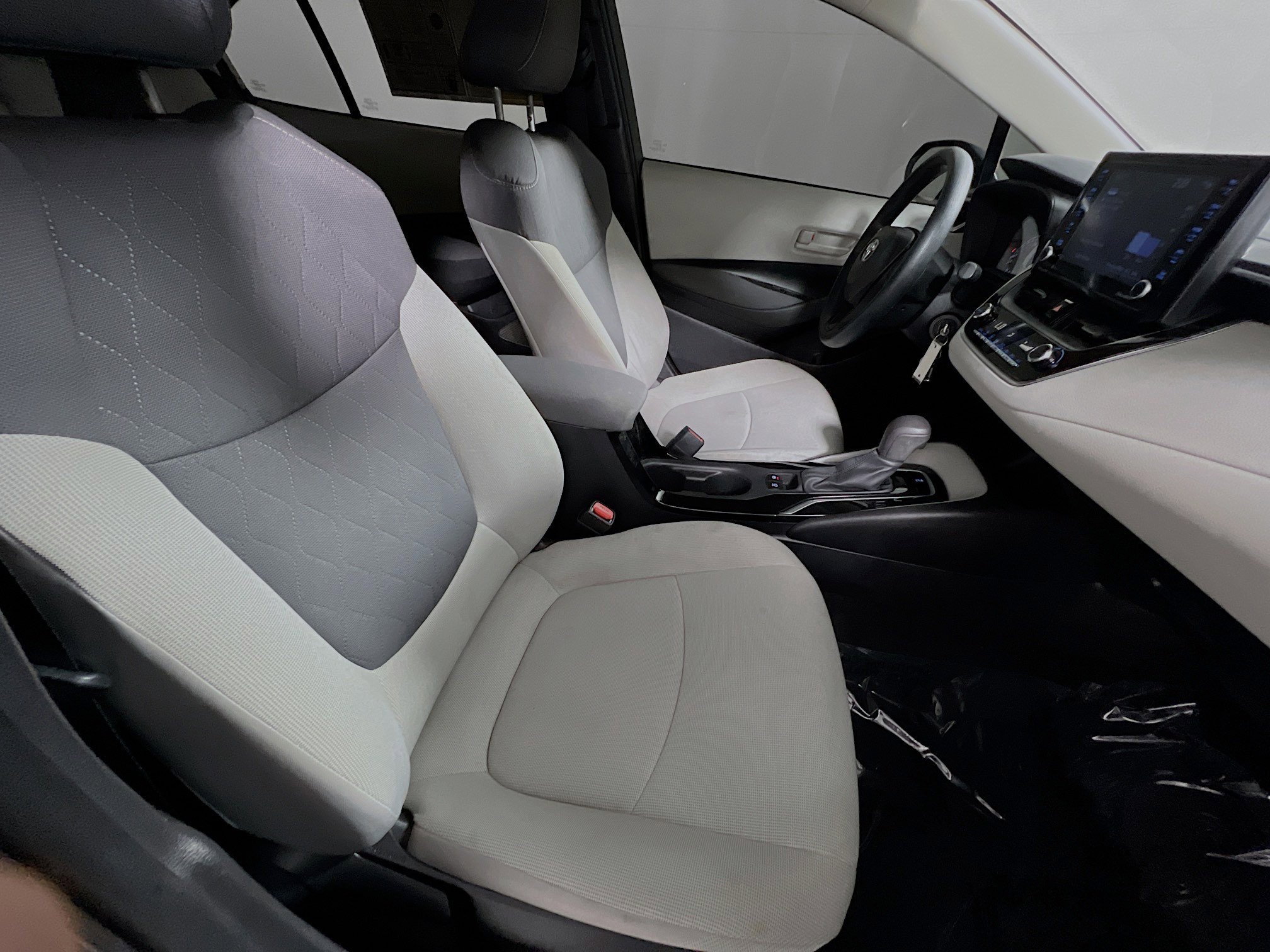 Used 2022 Toyota Corolla LE image 30