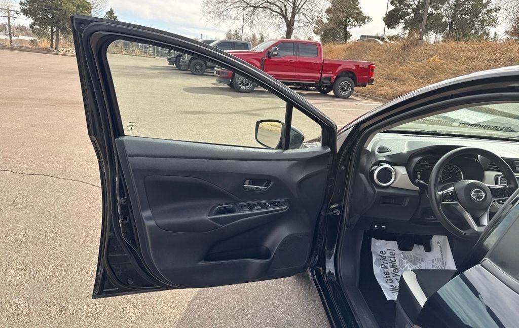 Used 2021 Nissan Versa SV image 9