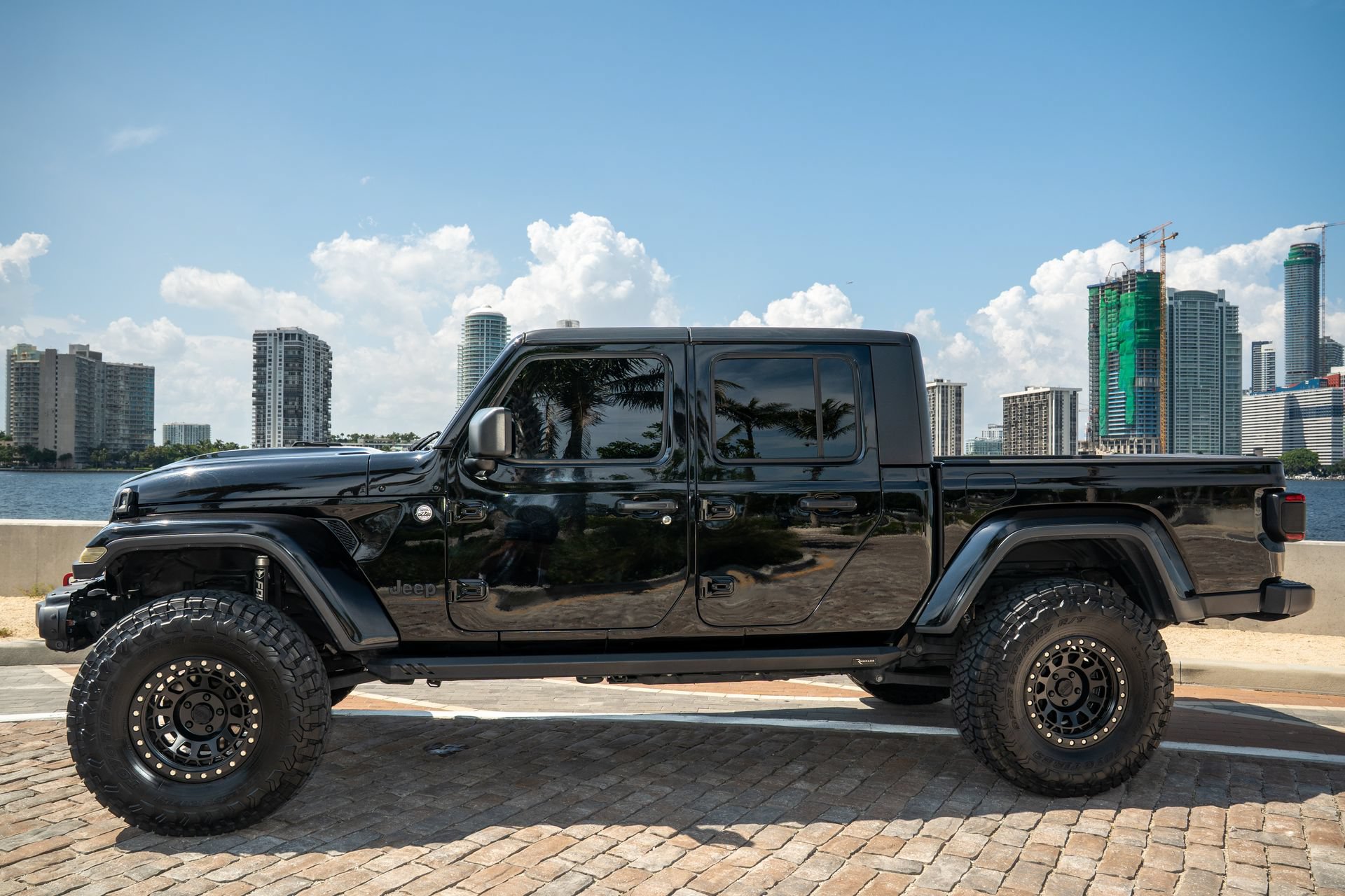 Used 2021 Jeep Gladiator Sport AWD/4WD image 4