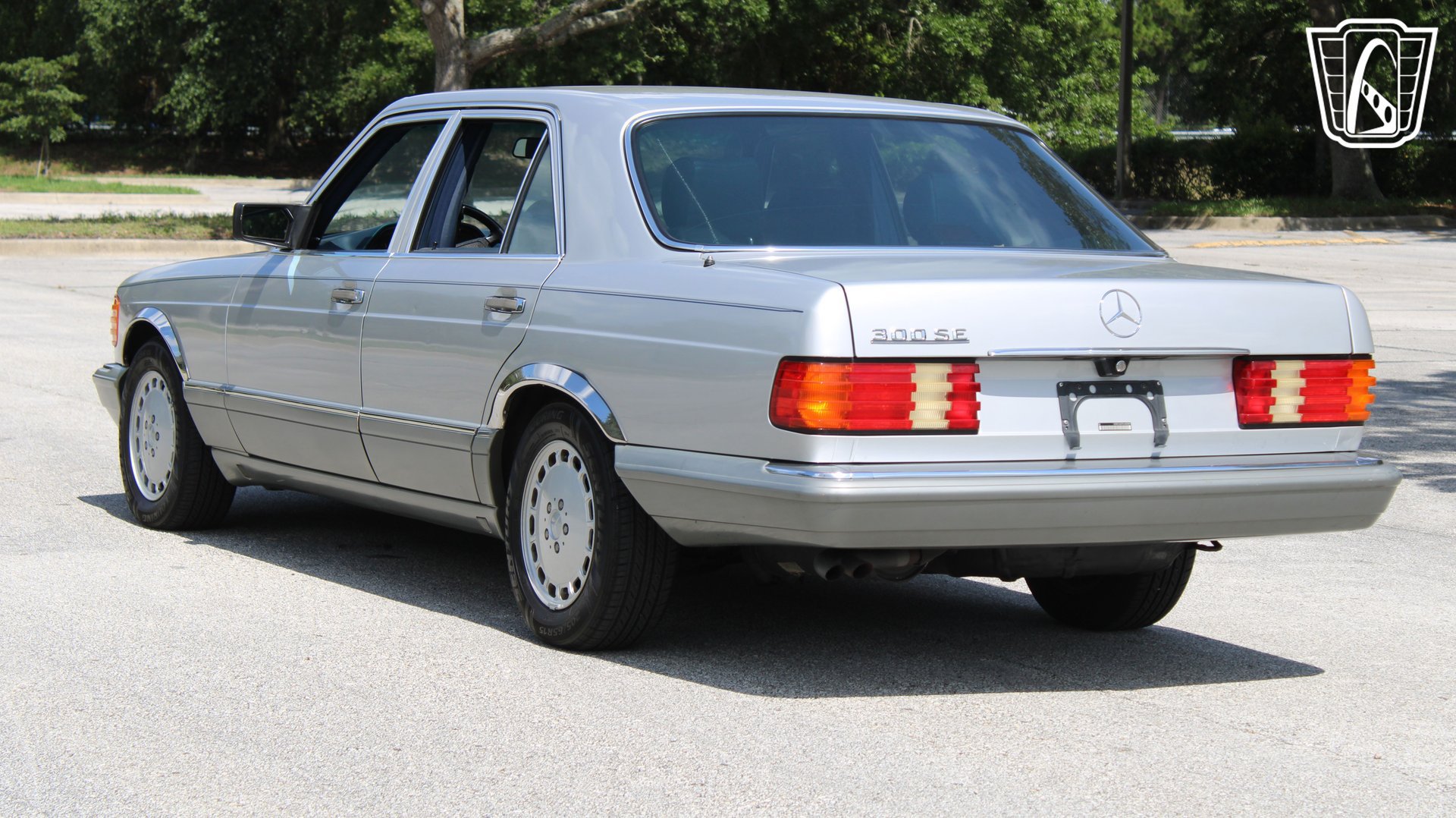 Used 1990 Mercedes-Benz 300 SE image 12