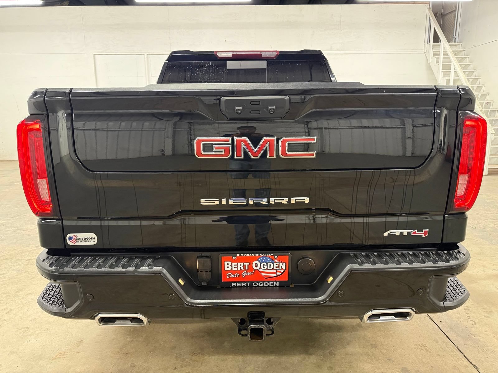 Used 2024 GMC Sierra 1500 AT4 w/ AT4 Preferred Package AWD/4WD image 9