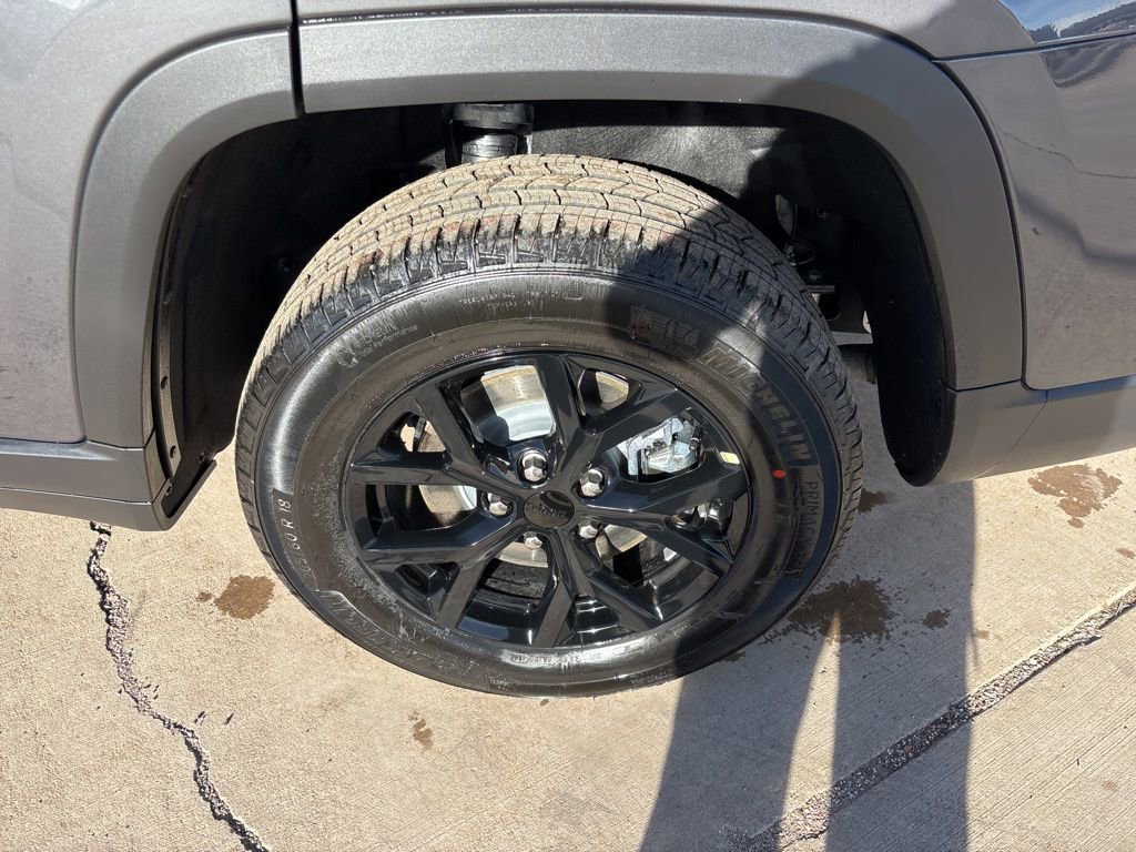New 2025 Jeep Grand Cherokee L Altitude image 10