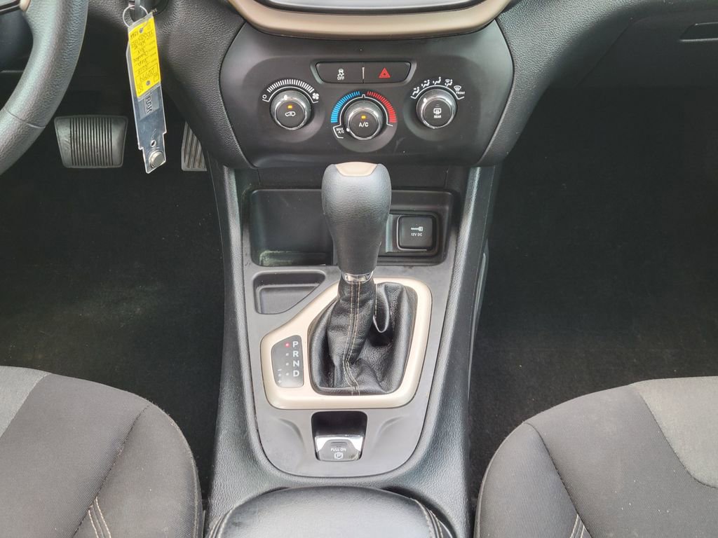 Used 2018 Jeep Cherokee Latitude image 21