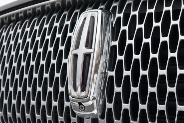 Used 2021 Lincoln Navigator Reserve image 13