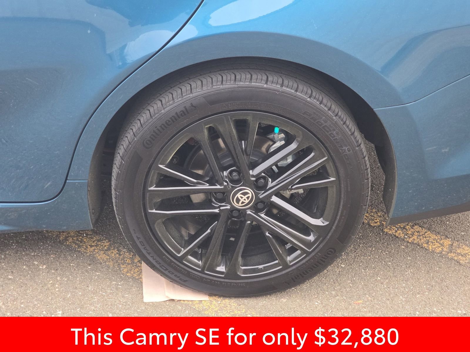 Used 2025 Toyota Camry SE w/ Convenience Package image 38