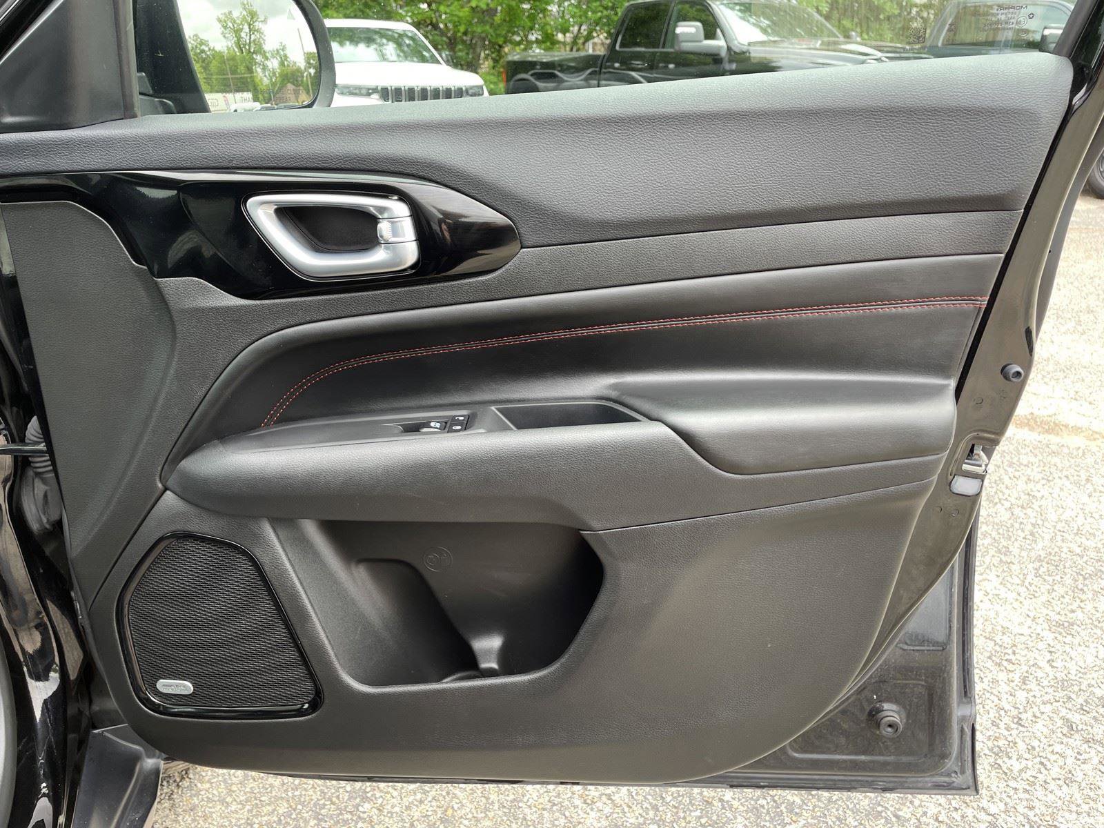 Used 2024 Jeep Compass Trailhawk w/ Trailhawk Elite Group image 47