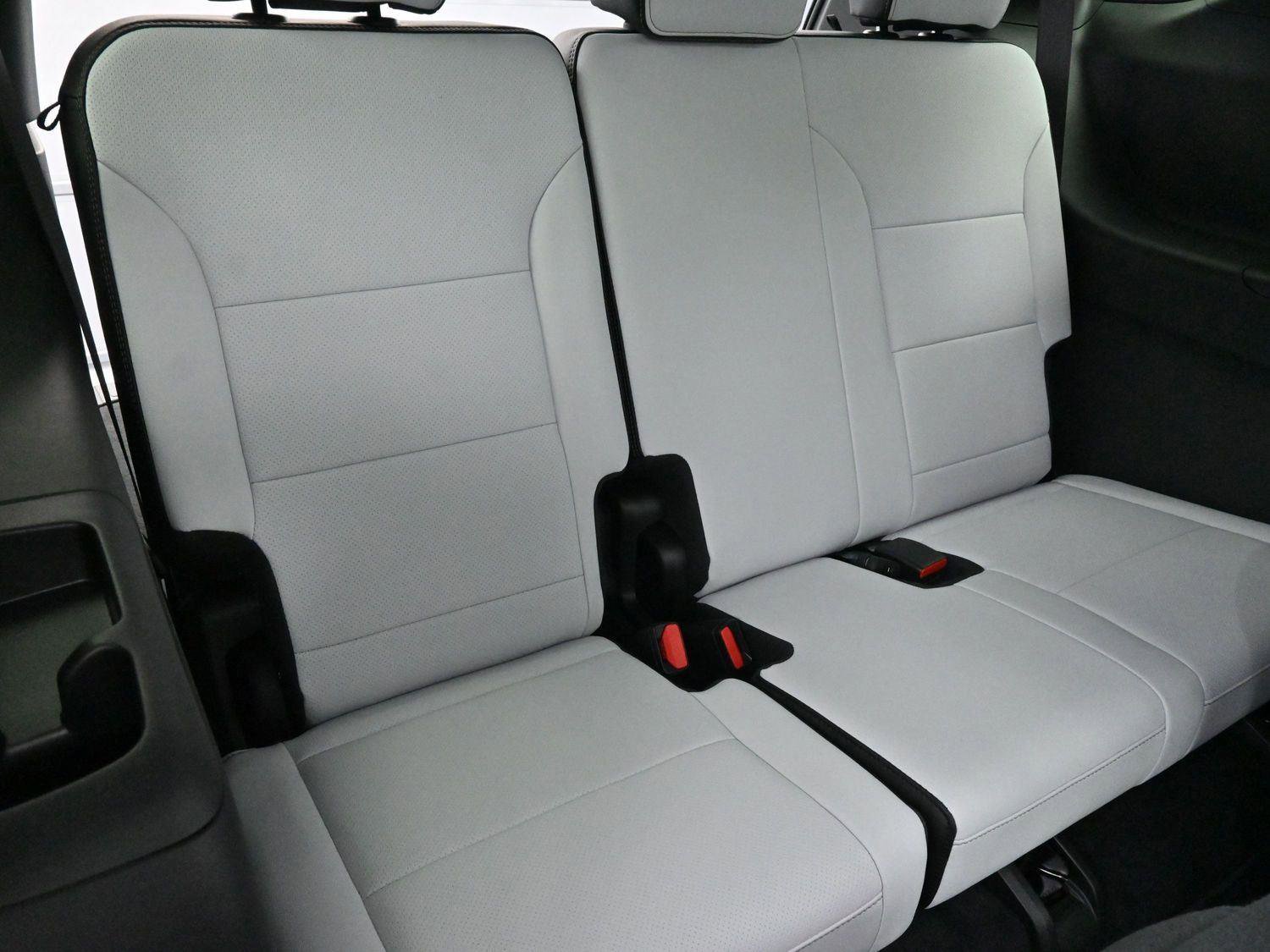 Used 2025 Chevrolet Traverse High Country image 38