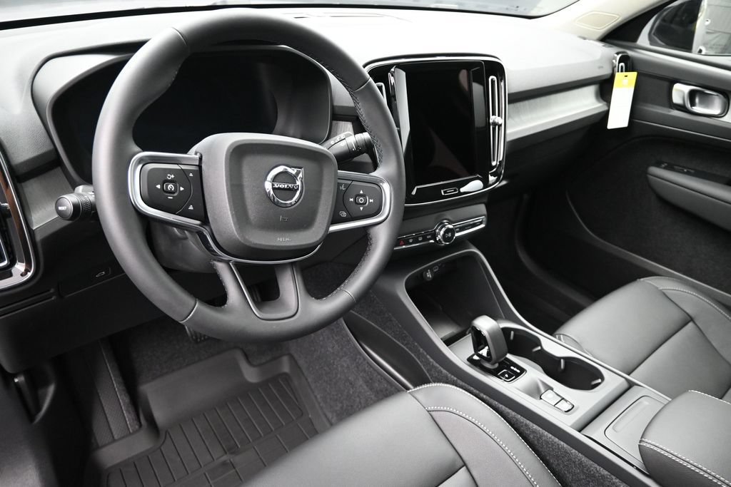 New 2026 Volvo XC40 B5 Core w/ Protection Package Premier AWD/4WD image 11