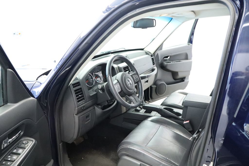 Used 2012 Jeep Liberty Sport AWD/4WD image 25