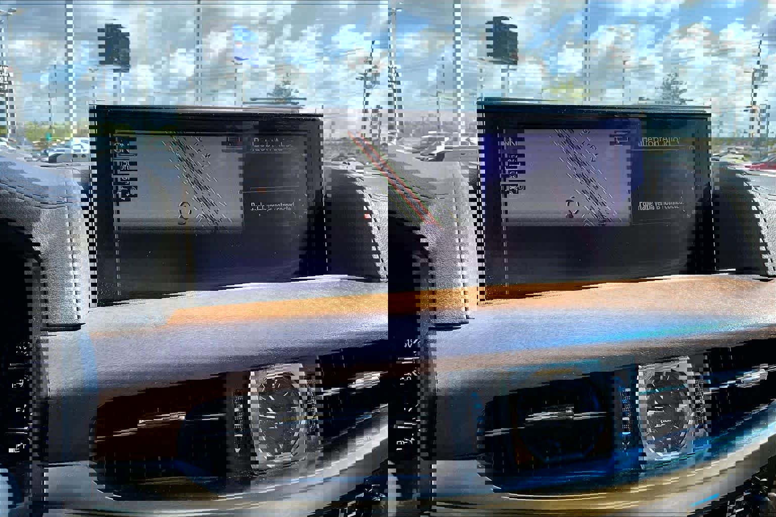 Used 2017 Lexus LX 570 4WD w/ Luxury Package image 34