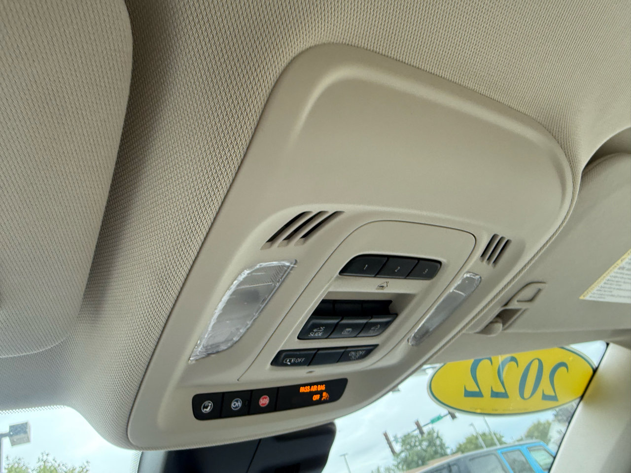 Used 2022 Buick Envision Avenir w/ Technology Package II image 12