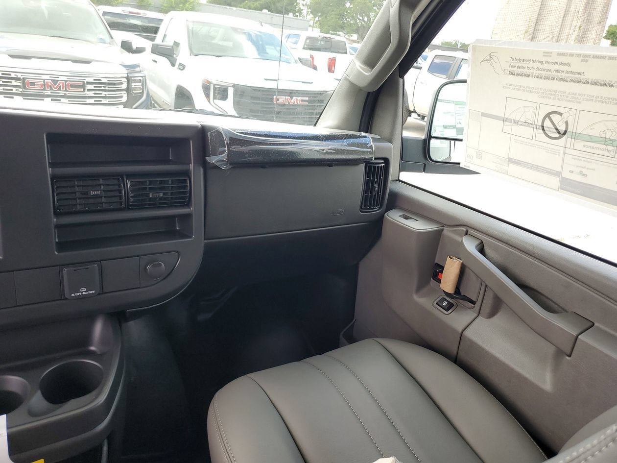New 2026 GMC Savana 2500 Extended RWD image 15