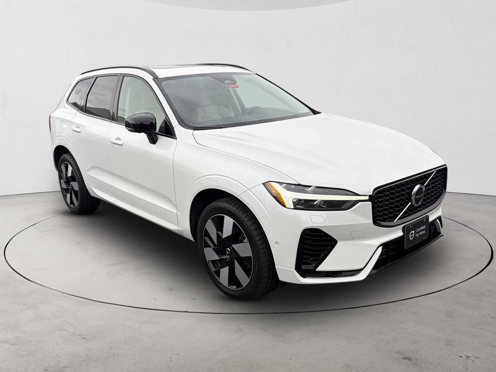 Certified 2025 Volvo XC60 T8 Plus AWD/4WD image 9