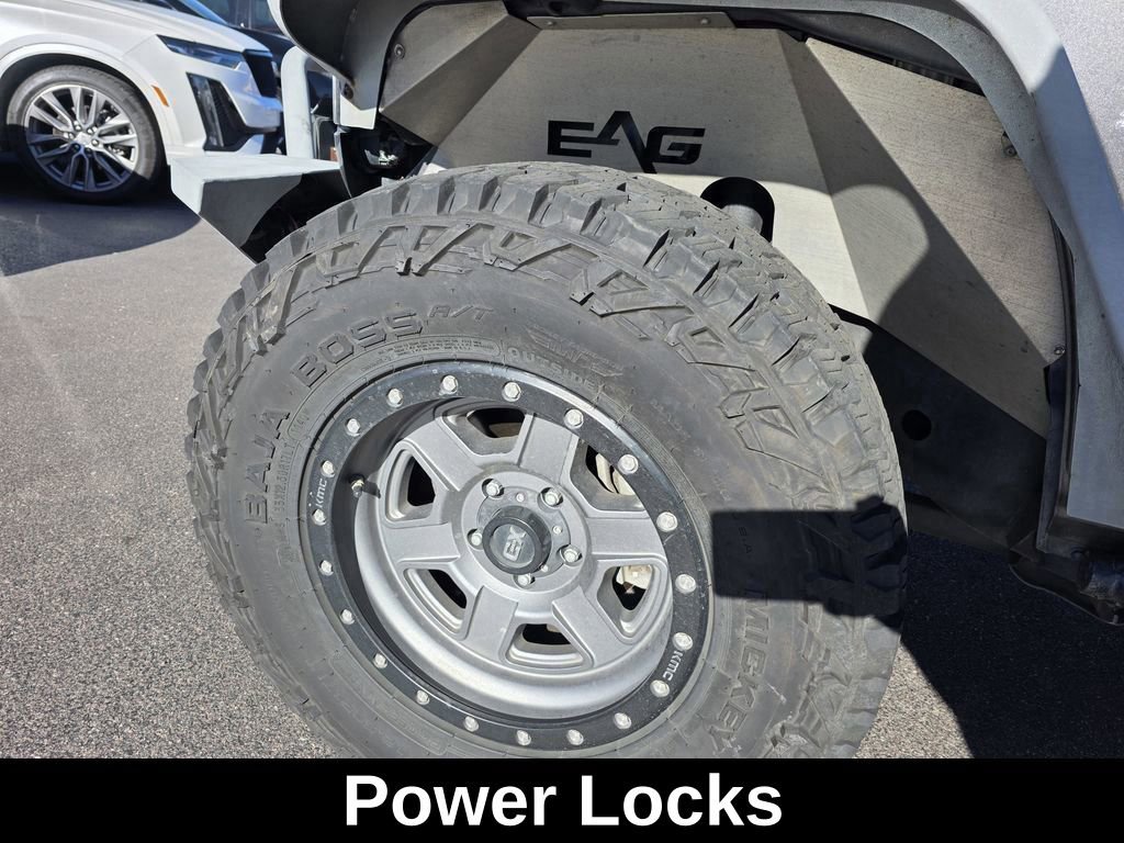 Used 2017 Jeep Wrangler Rubicon w/ Power Convenience Group image 10