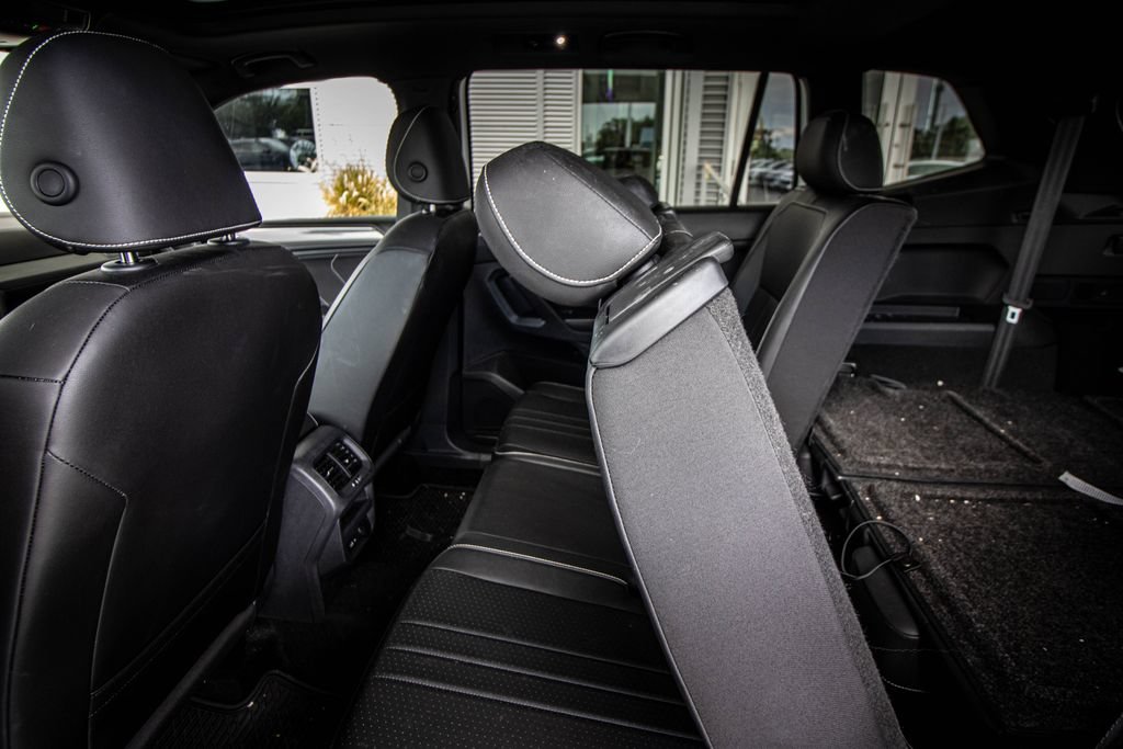 Certified 2023 Volkswagen Tiguan SE R-Line FWD image 26