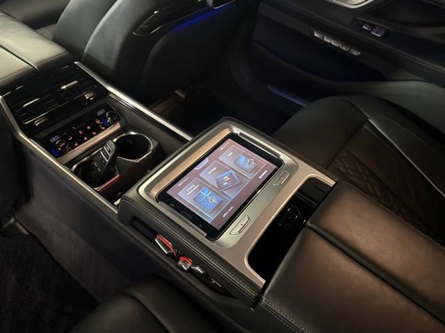 Used 2017 BMW ALPINA B7 xDrive image 27