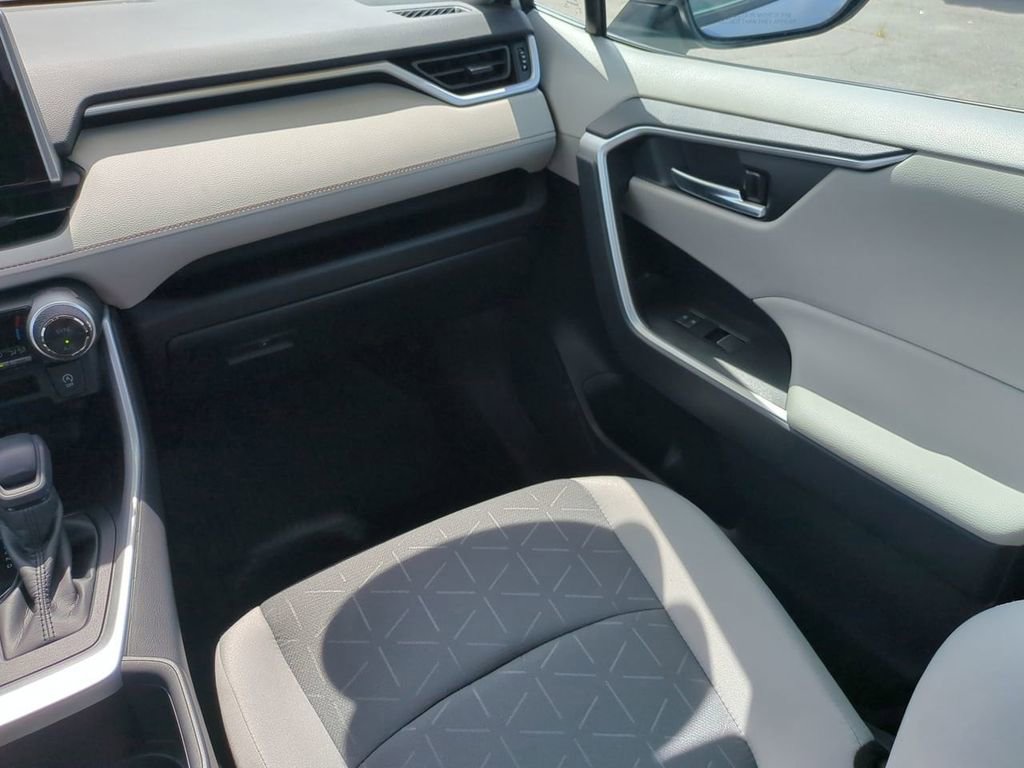 Used 2023 Toyota RAV4 XLE image 19