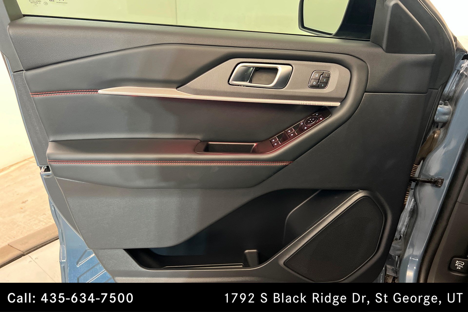 Used 2025 Ford Explorer ST AWD/4WD image 15