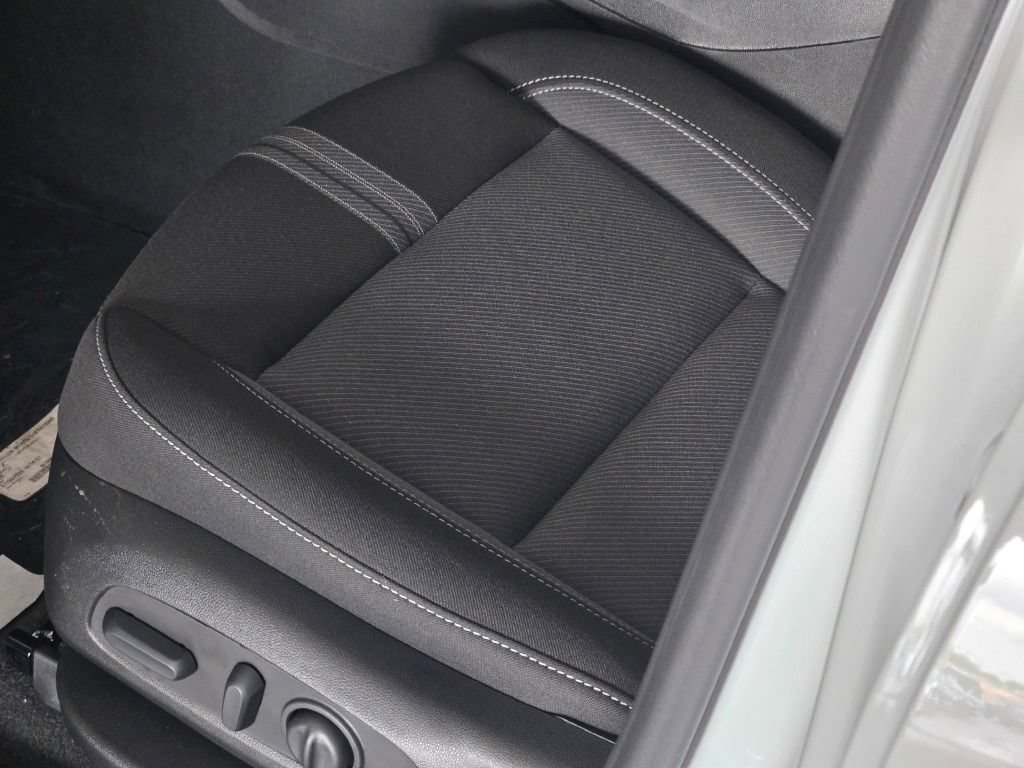New 2026 Chevrolet Blazer LT w/ Midnight/Sport Edition FWD image 22