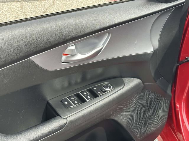 Used 2023 Kia Forte LXS w/ LXS Technology Package image 17