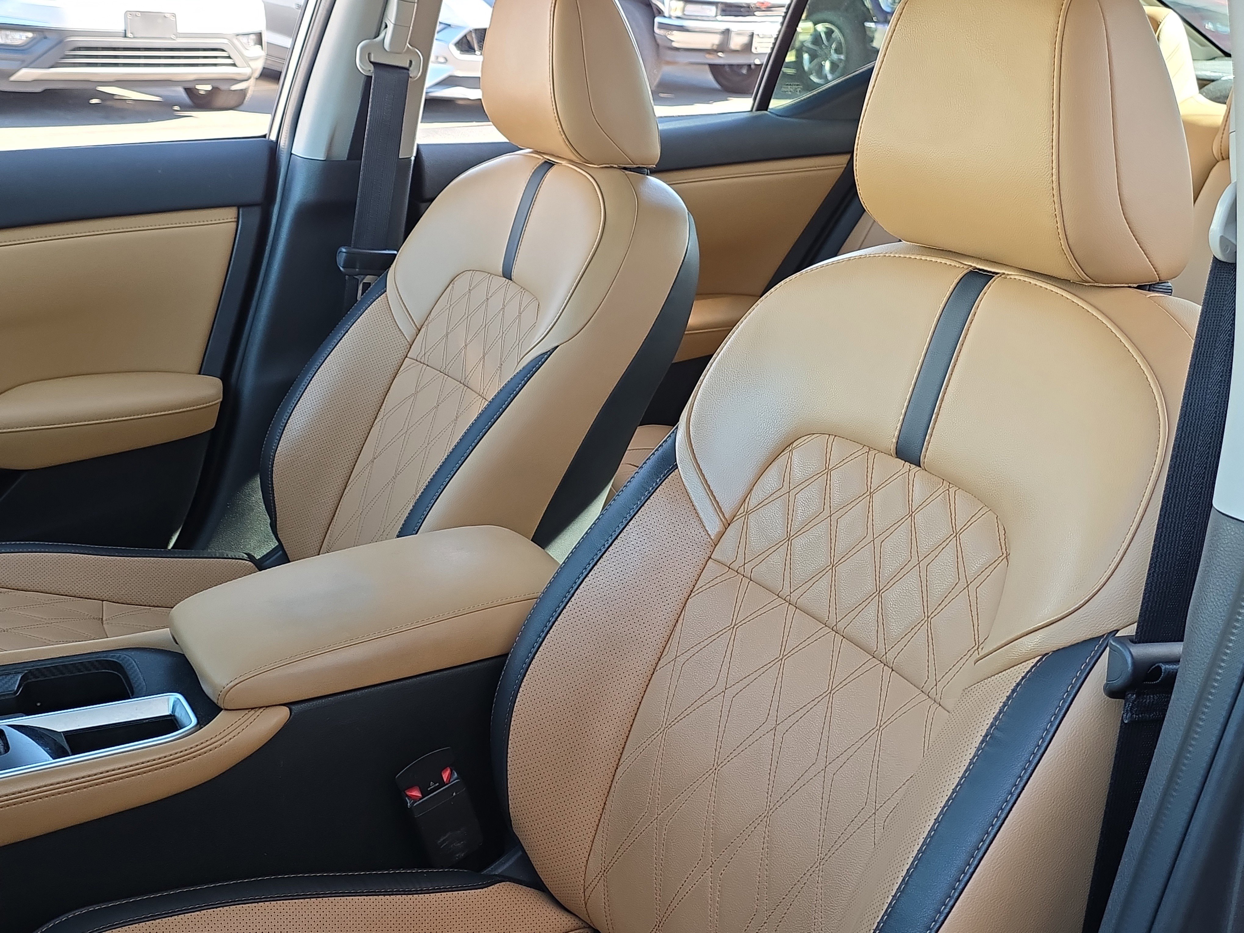 Used 2021 Nissan Sentra SV w/ SV Premium Package image 11