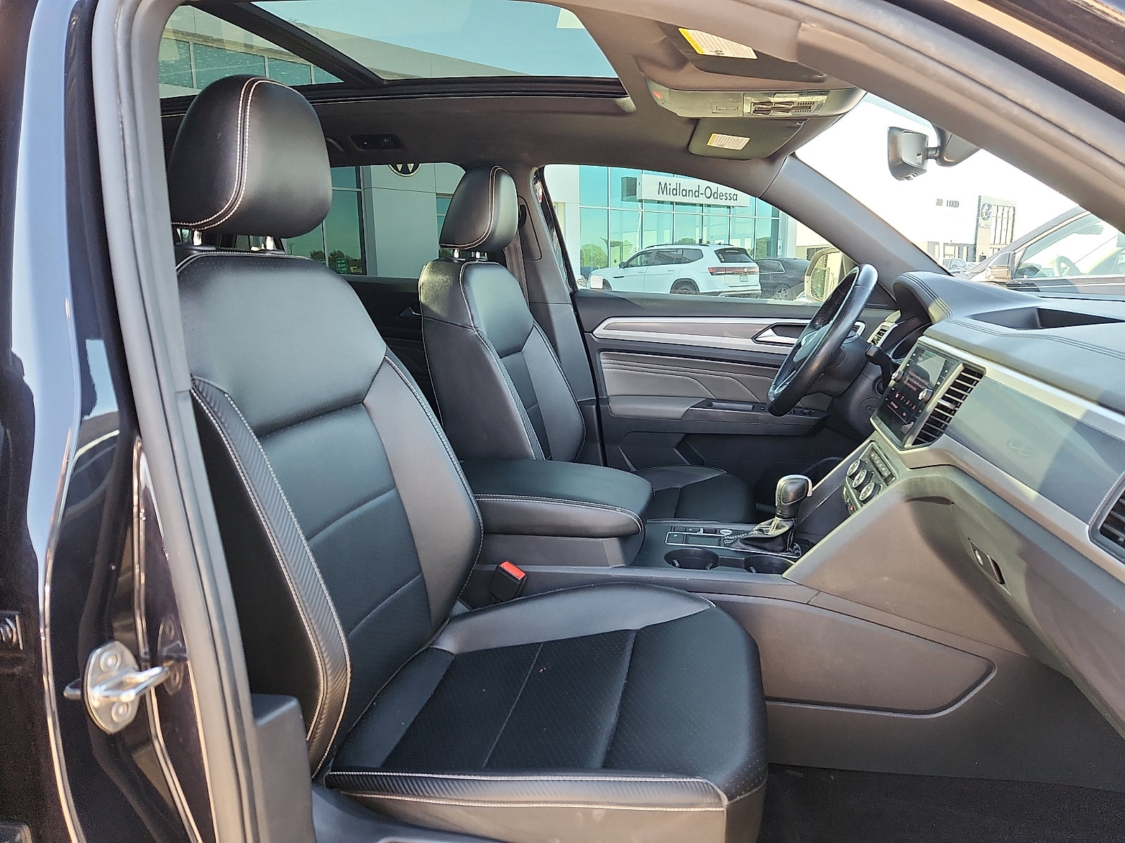 Used 2021 Volkswagen Atlas Cross Sport SE w/ Panoramic Sunroof Package image 15