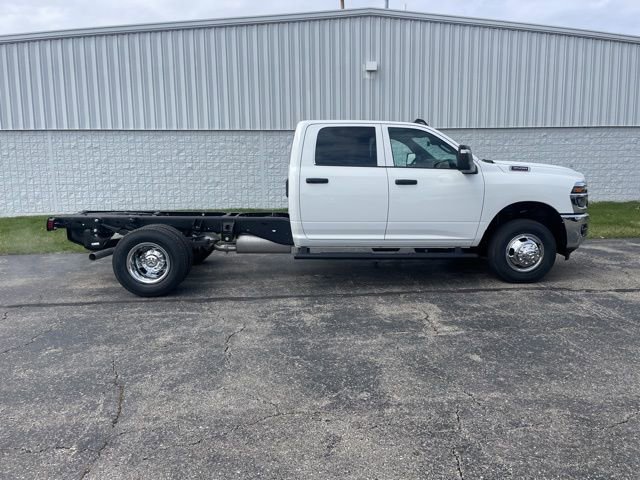 New 2026 RAM 3500 4x4 Crew Cab DRW image 16
