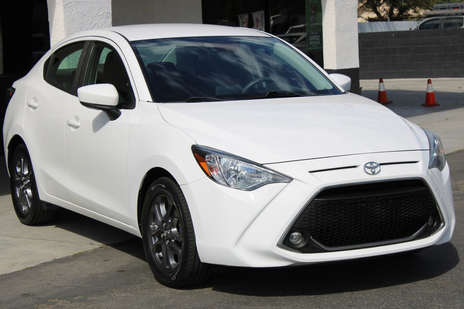 Used 2019 Toyota Yaris LE FWD image 3