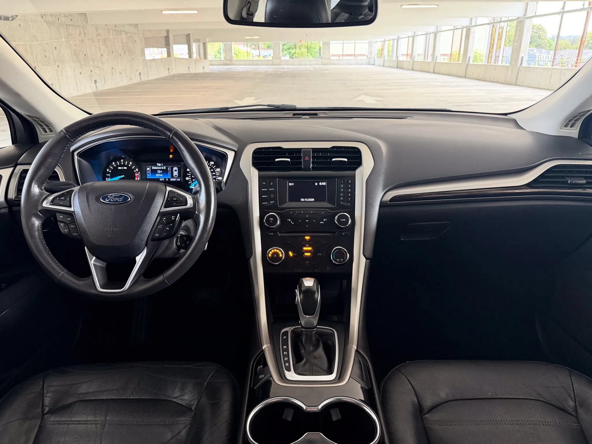 Used 2014 Ford Fusion SE w/ Equipment Group 202A FWD image 26