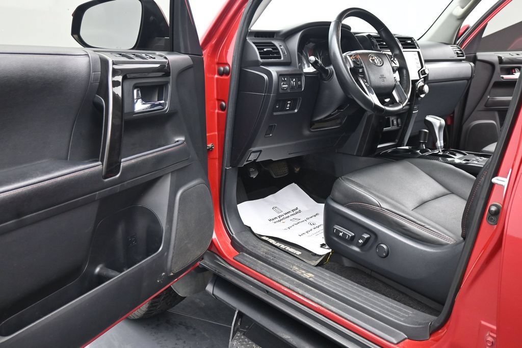 Used 2020 Toyota 4Runner TRD Off-Road Premium w/ Moonroof Package AWD/4WD image 15