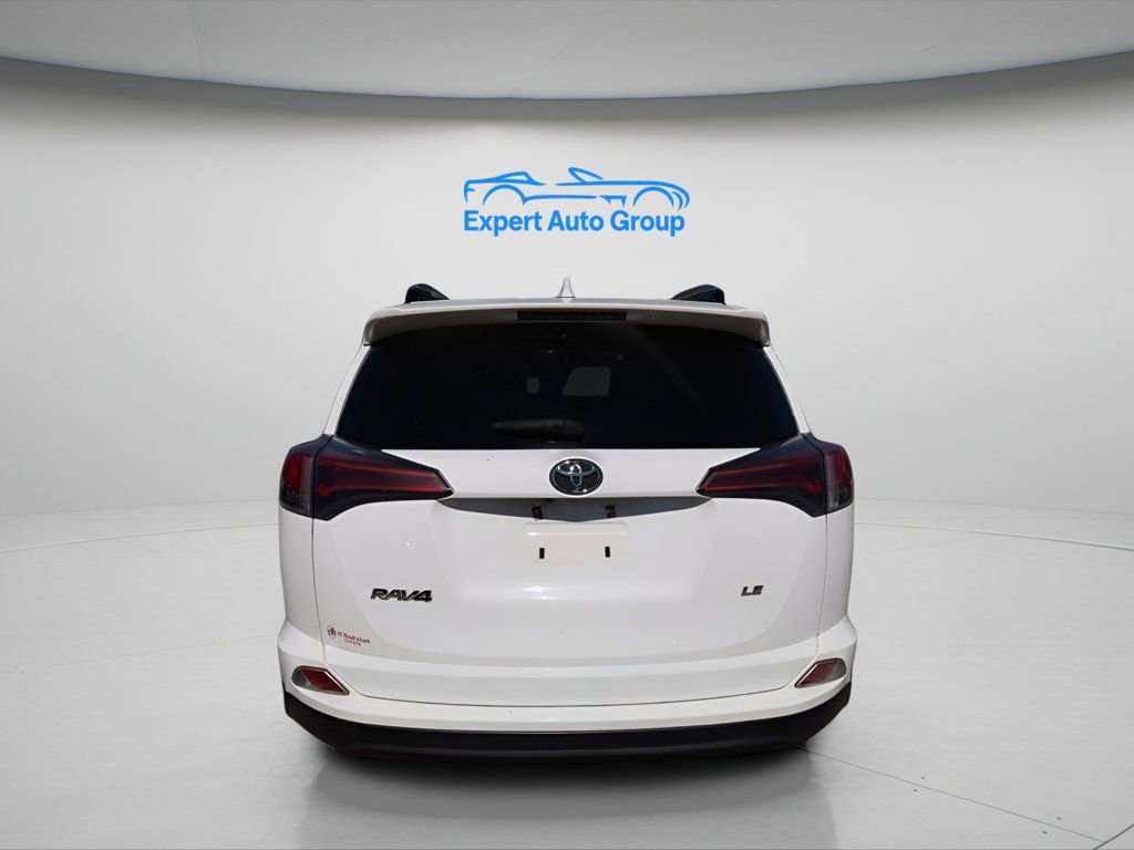 Used 2018 Toyota RAV4 LE image 8