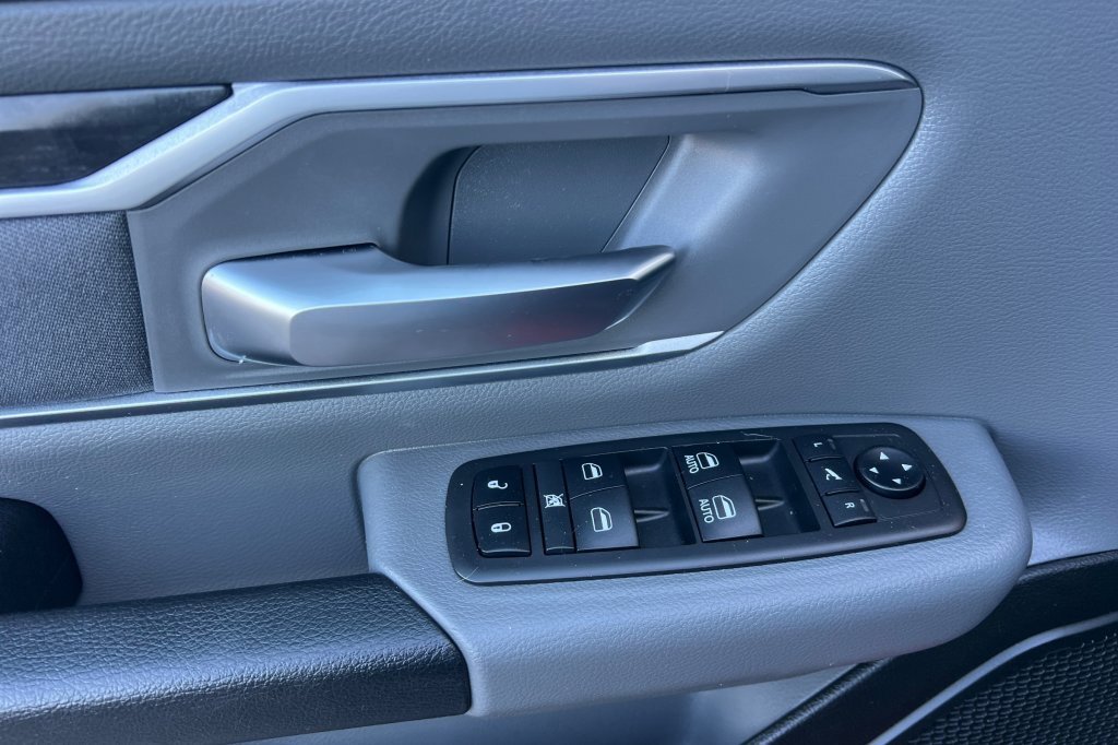 Used 2019 RAM 1500 Big Horn image 8