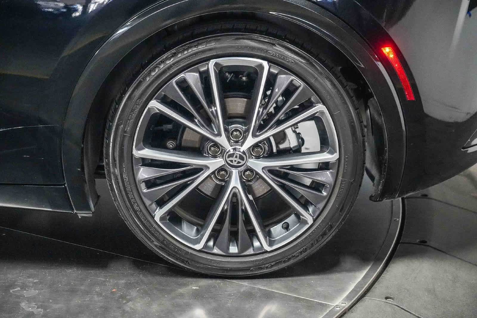 Certified 2024 Toyota Prius XLE FWD image 10