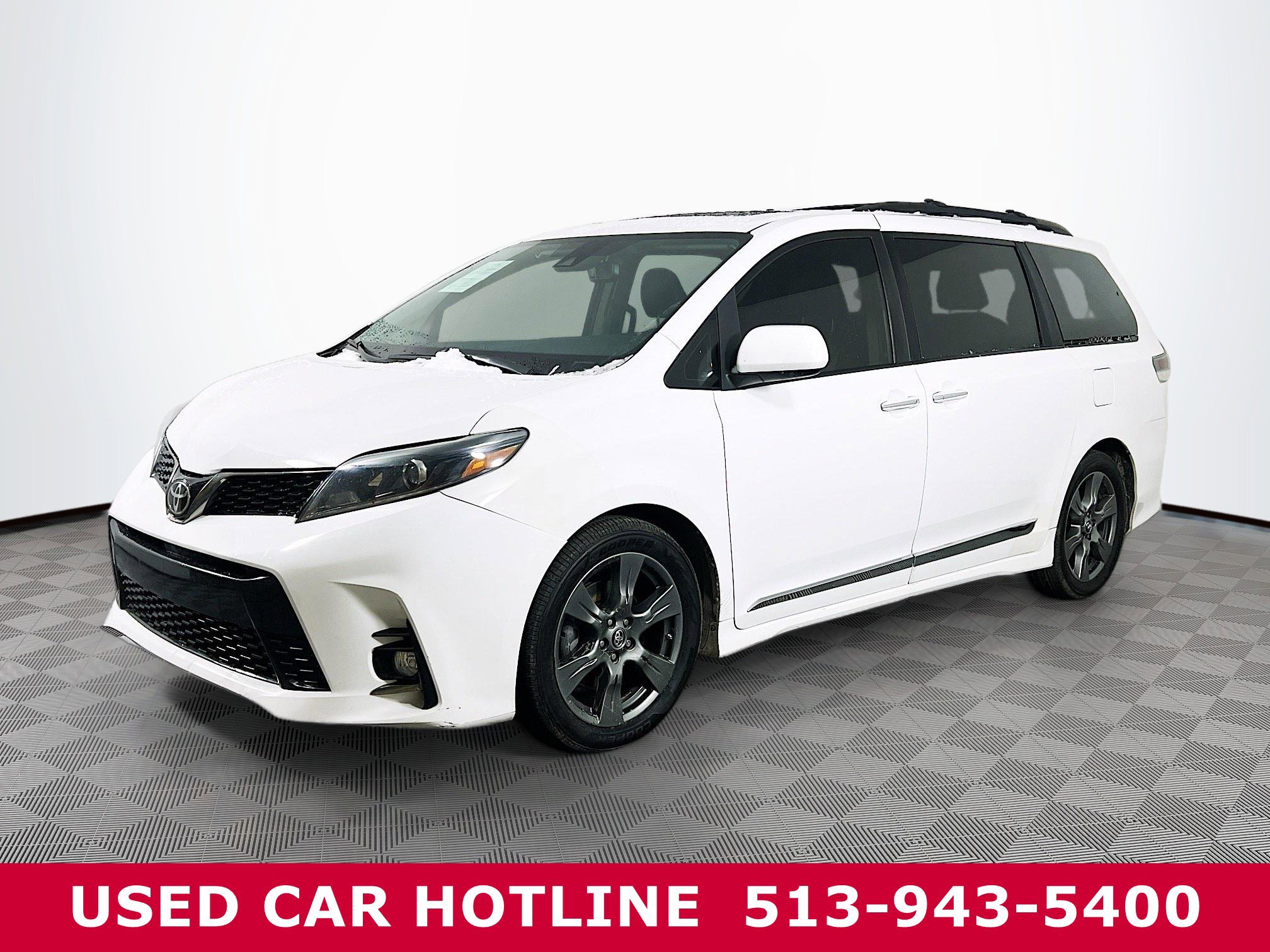 Used 2018 Toyota Sienna SE Premium image 2