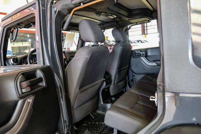 Used 2017 Jeep Wrangler Unlimited Willys image 34