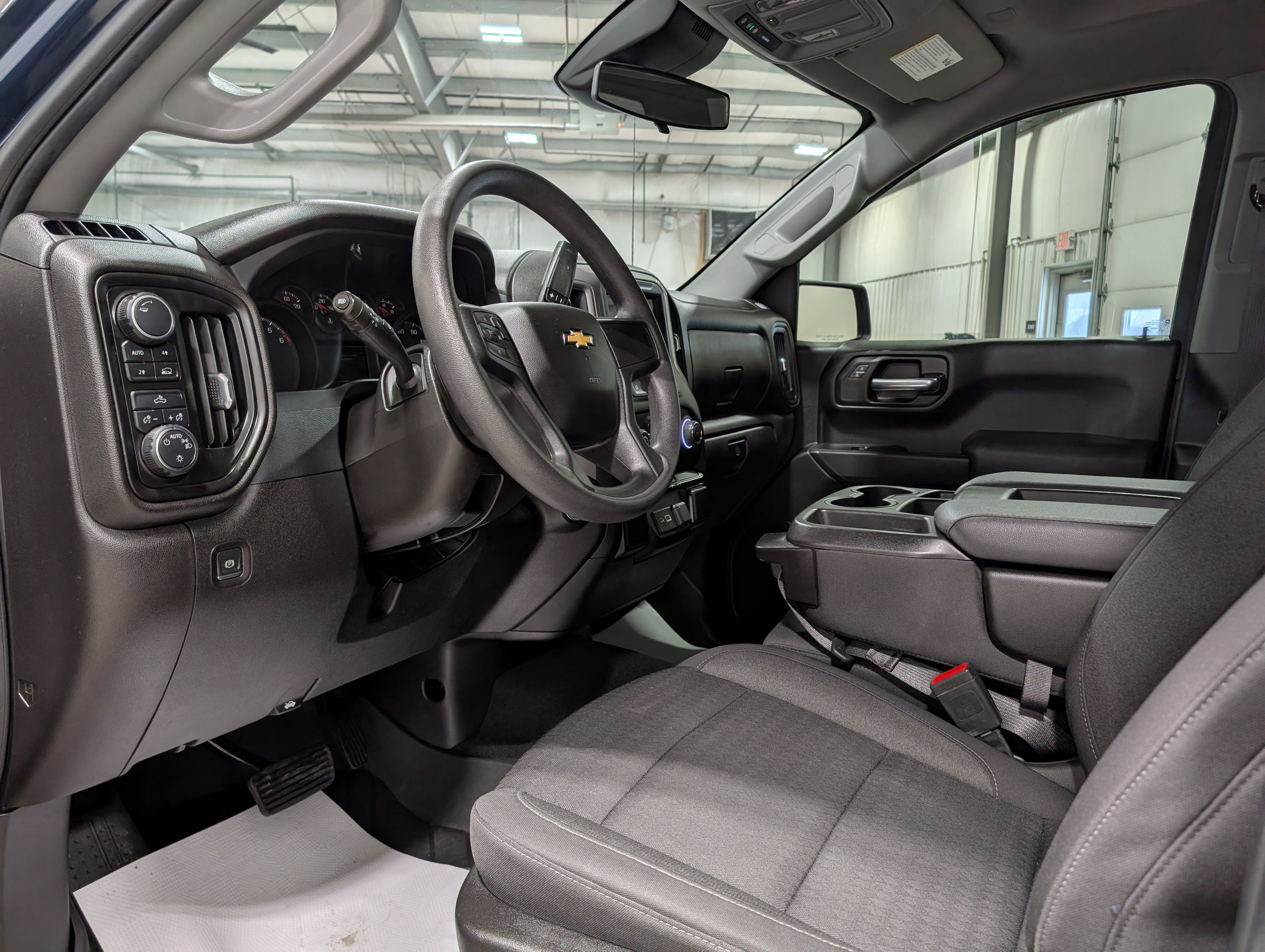 Used 2022 Chevrolet Silverado 1500 Custom AWD/4WD image 14