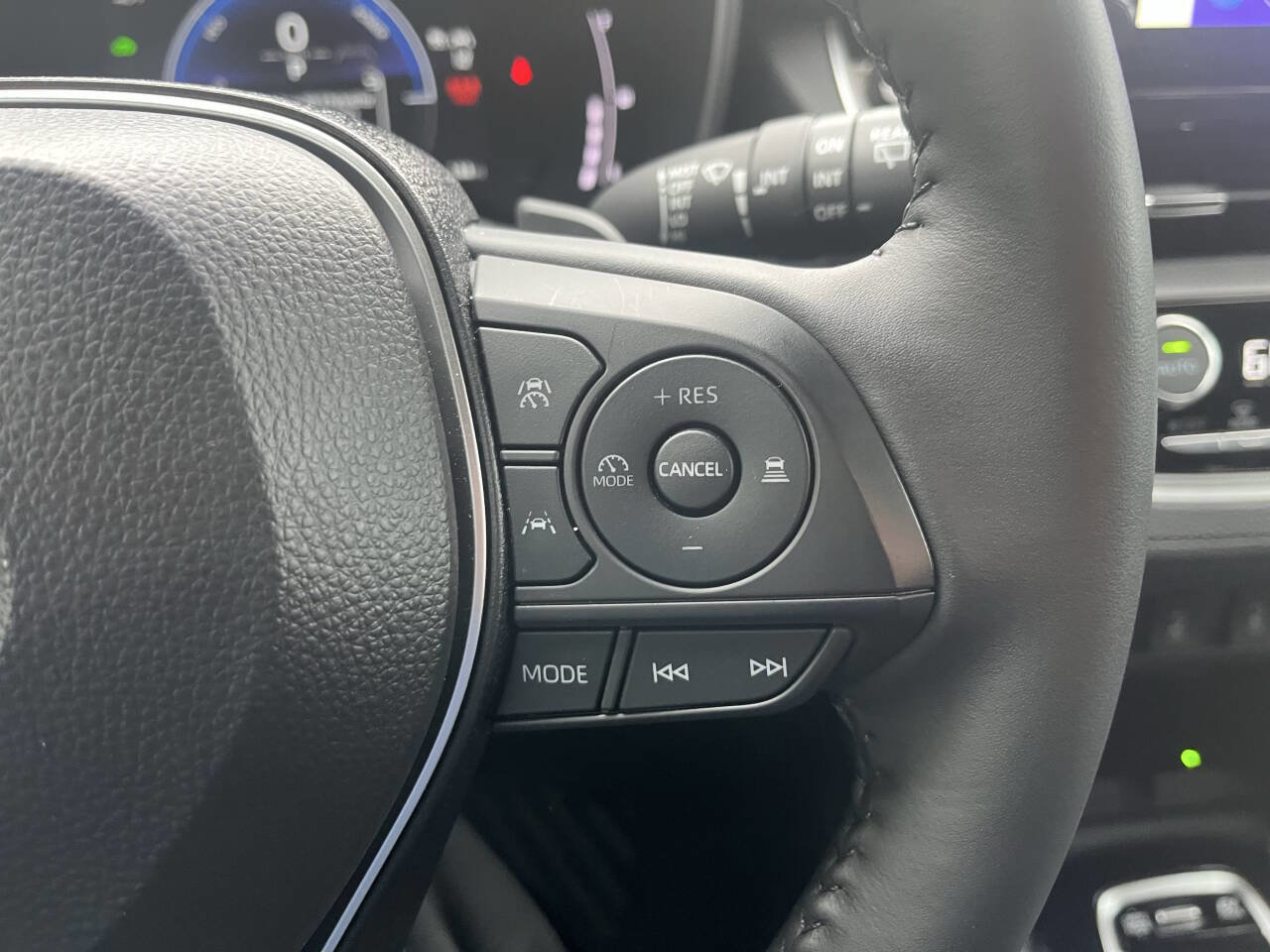 Used 2024 Toyota Corolla Cross AWD Hybrid image 16