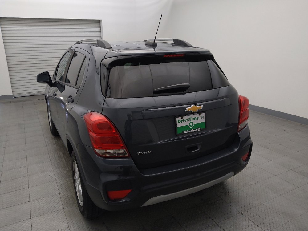 Used 2021 Chevrolet Trax LT w/ LT Convenience Package FWD image 6