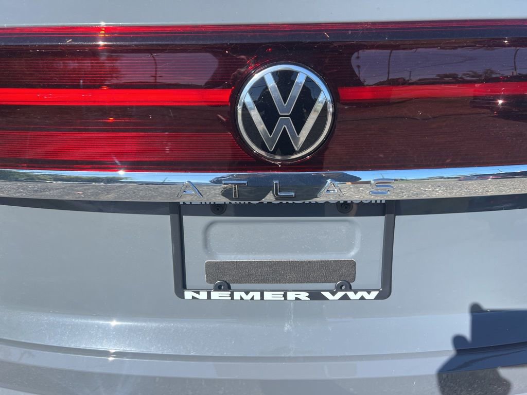 New 2026 Volkswagen Atlas Cross Sport SEL Premium R-Line image 9