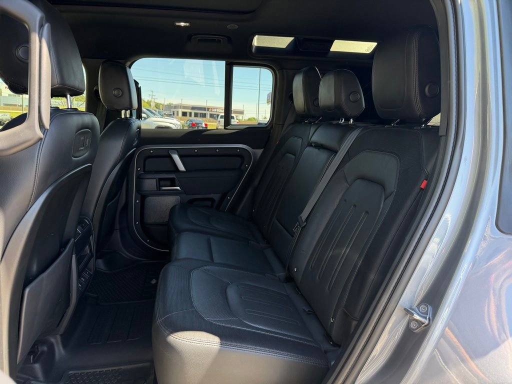 Used 2022 Land Rover Defender 110 X-Dynamic SE image 25